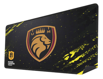 Alfombrilla Kings League - Móstoles - DJ Mario Gaming Mouse Pad XL 61x36cm. Impermeable con 3mm Base de Goma Antideslizante, Special-Textured Superficie para Ordenador, PC y Laptop.