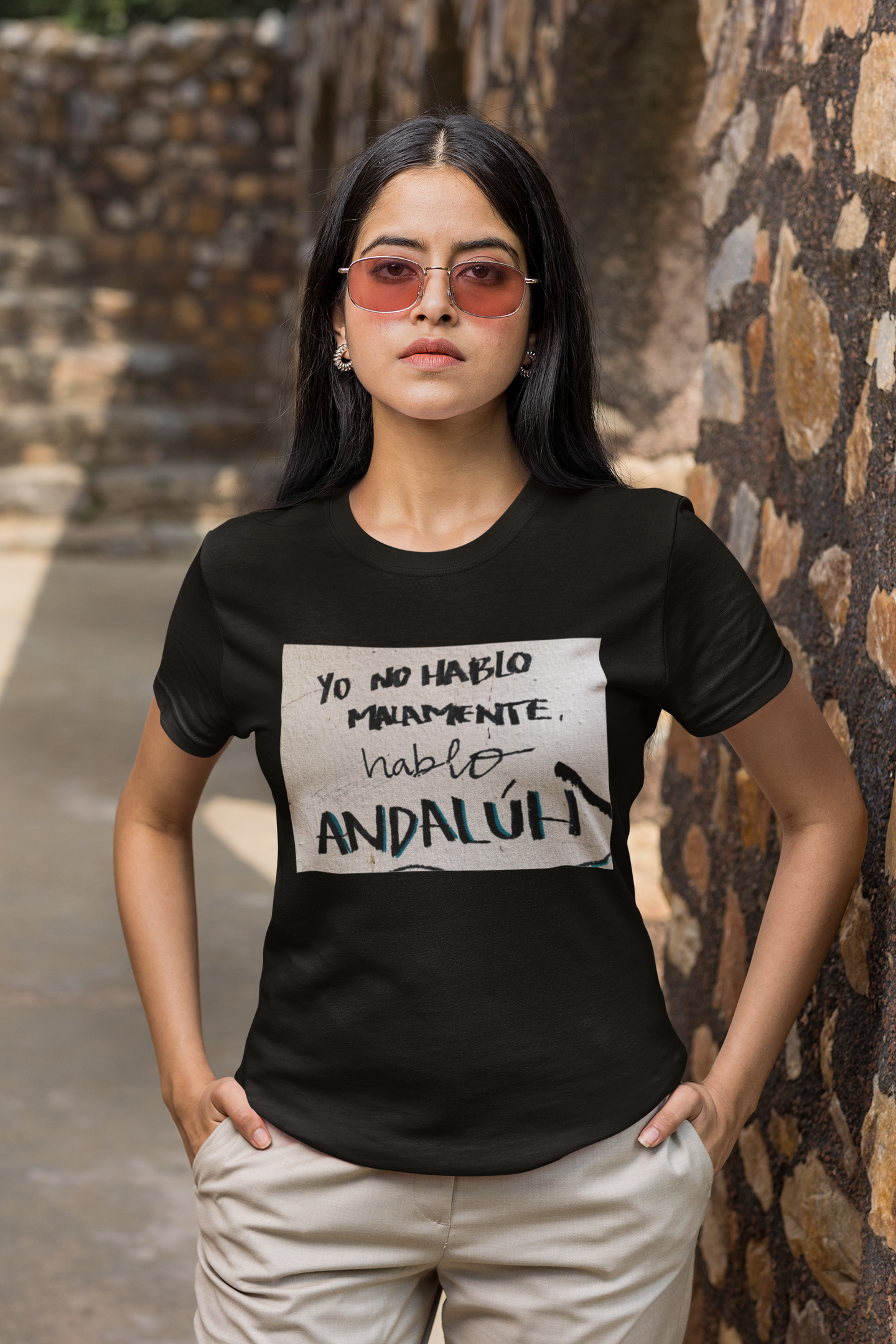 Camiseta Frases Andaluzas unisex - Malamente - 100% algodón. Regalo ideal para todas y todos los andaluces orgullosos de sus raíces.