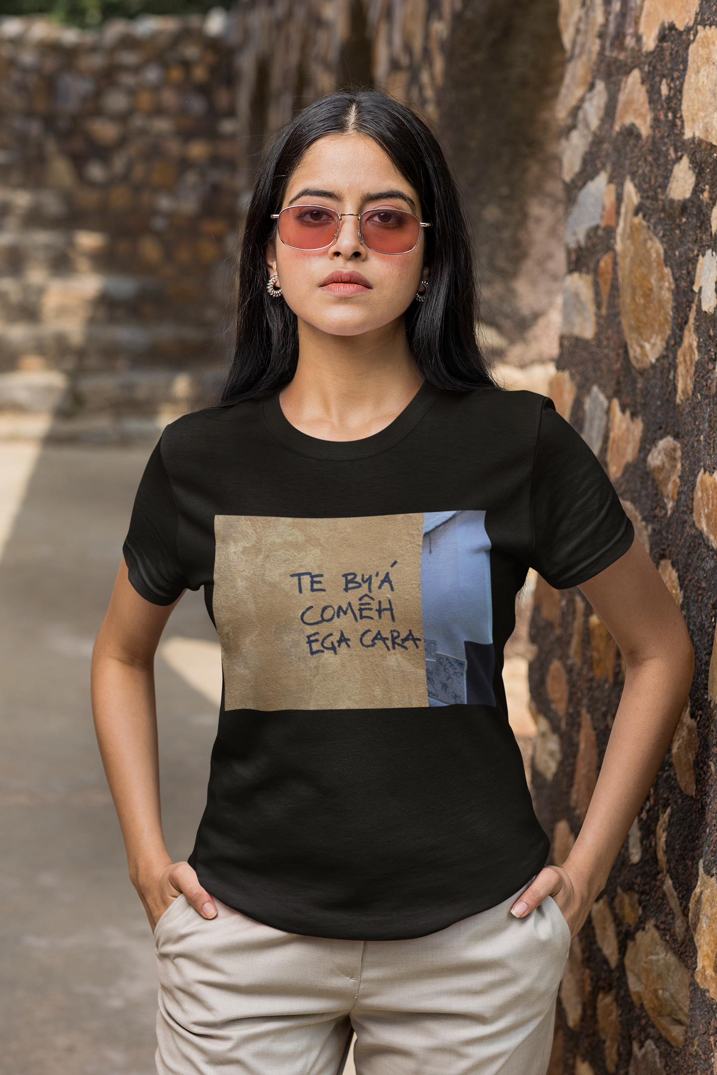 Camiseta Frases Andaluzas unisex - Ega cara - 100% algodón. Regalo ideal para todas y todos los andaluces orgullosos de sus raíces.