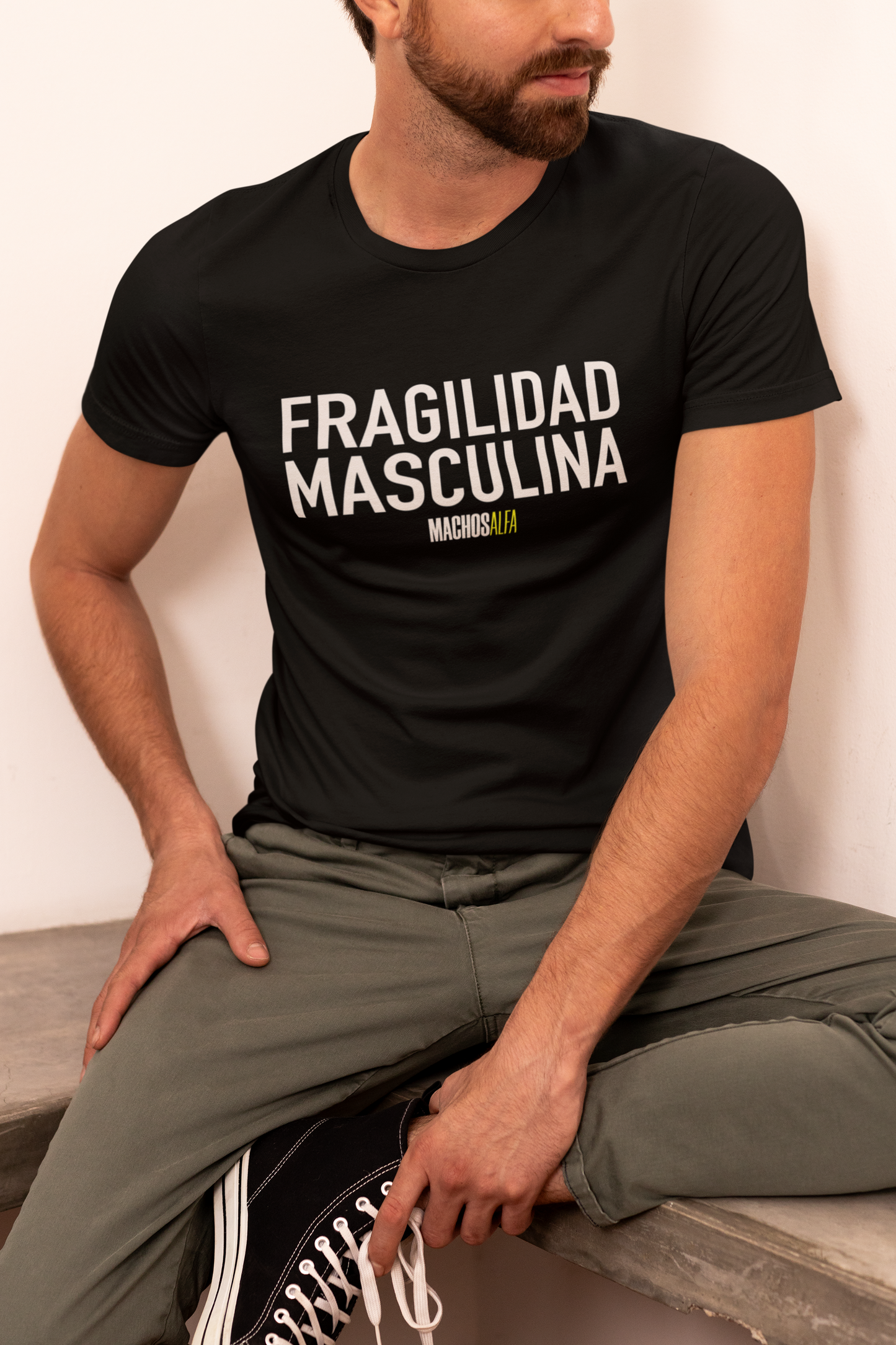 Camiseta Fragilidad Masculina Unisex - MachosAlfa - 100% algodón. Regalo Ideal para Todas y Todos los amantes de las series