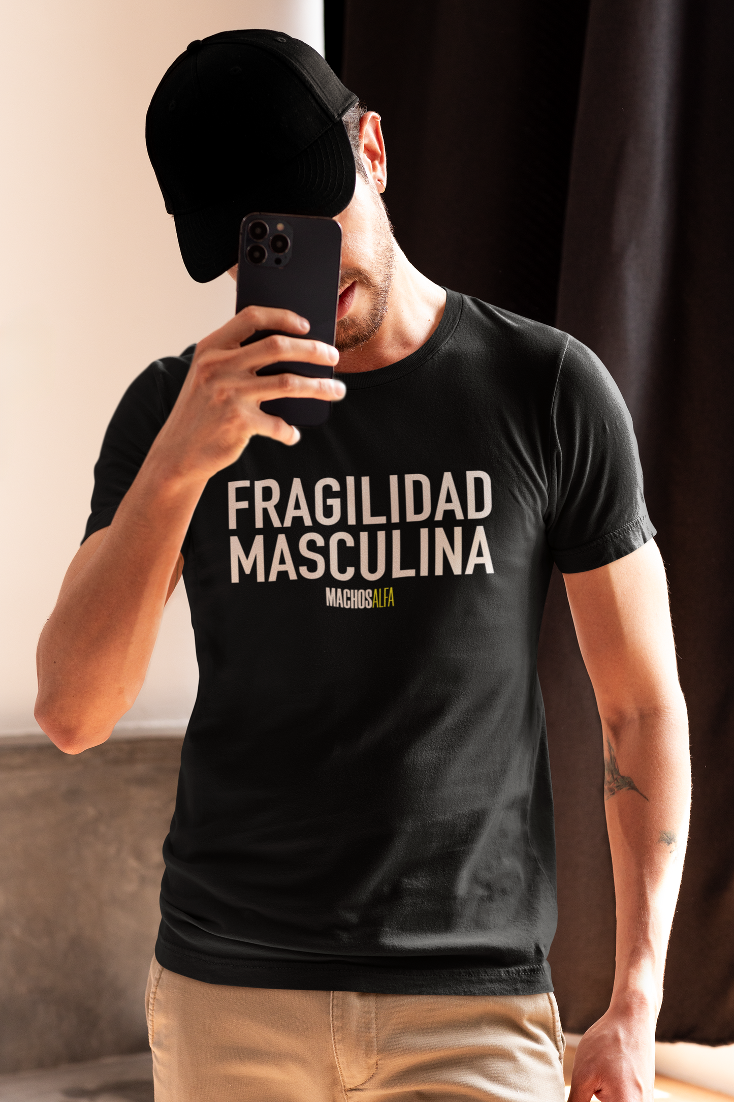 Camiseta Fragilidad Masculina Unisex - MachosAlfa - 100% algodón. Regalo Ideal para Todas y Todos los amantes de las series